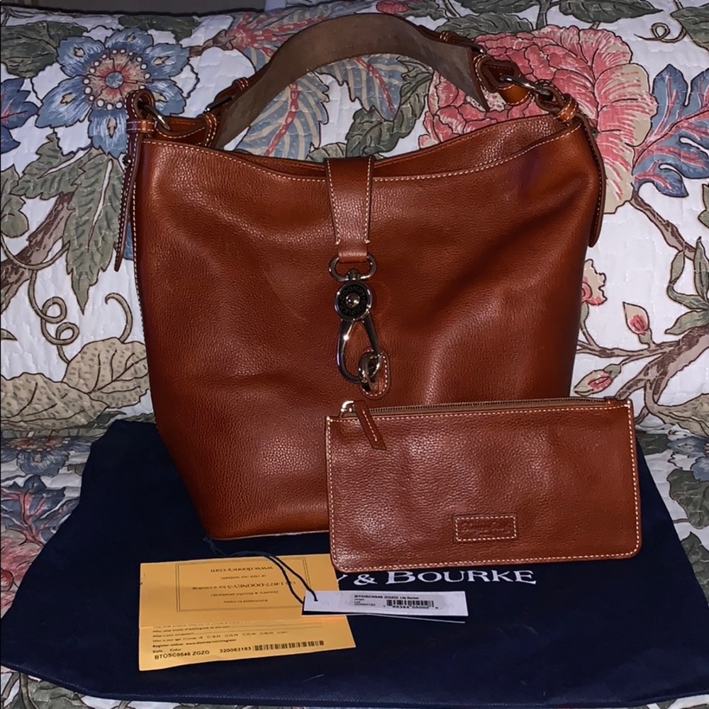 Dooney & Bourke “Lily” bucket bag w/accessories